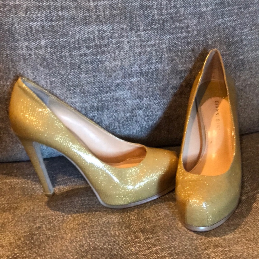 Gold Gianni Bini heels